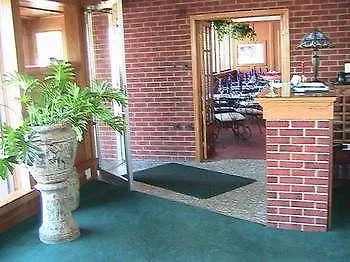 Lake Hills Motel